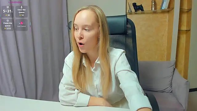 SoonMoor online show from 11.22.25