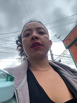 Snapshot of Paris_11 chatting on 09.18.25 Paris 11 online show from 09.18.25