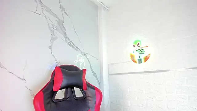 LolaXXXperience online show from 10.22.25