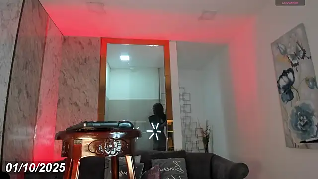 Snapshot of shantal_chocolet chatting on 10.01.25 shantal chocolet online show from 10.01.25