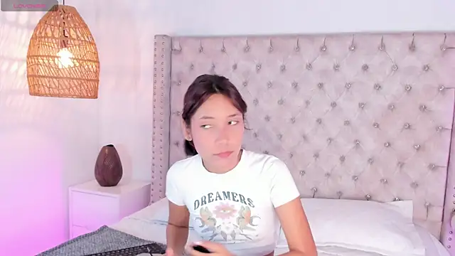 Snapshot of AdharaMancinii chatting on 10.22.25 AdharaMancinii online show from 10.22.25