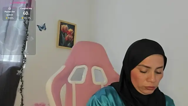 Snapshot of dalila_kemur chatting on 10.22.25 dalila kemur online show from 10.22.25