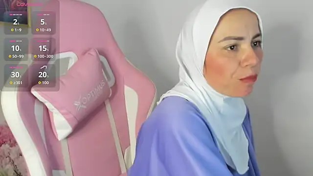 Snapshot of dalila_kemur chatting on 10.30.25 dalila kemur online show from 10.30.25