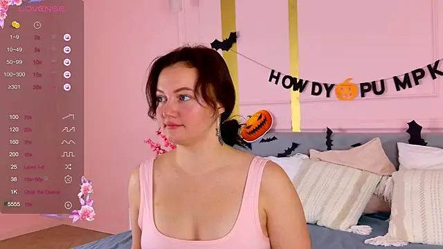 Snapshot of AnnySue_ chatting on 10.28.25 AnnySue online show from 10.28.25