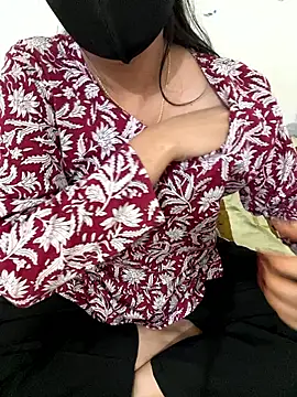 Snapshot of Sex_Queen_aaraya chatting on 04.08.26 Sex Queen aaraya online show from 04.08.26
