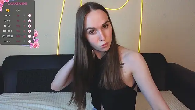 Snapshot of Angeel_Kate chatting on 09.15.25 Angeel Kate online show from 09.15.25