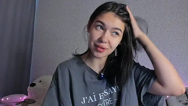 ArianaWalker77 online show from 09.19.25