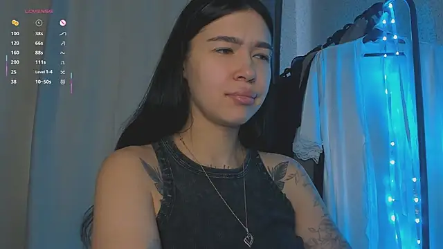 ArianaWalker77 online show from 10.12.25