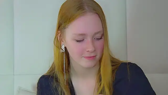 Snapshot of AgataFoxley chatting on 09.09.25 AgataFoxley online show from 09.09.25