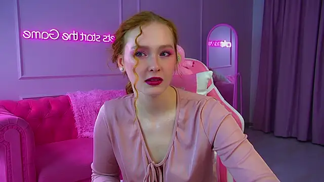 Snapshot of AgataFoxley chatting on 09.23.25 AgataFoxley online show from 09.23.25