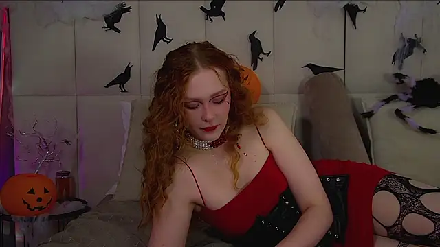 Snapshot of AgataFoxley chatting on 10.27.25 AgataFoxley online show from 10.27.25