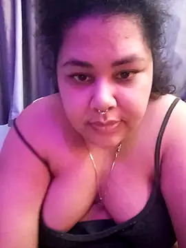 Snapshot of xlatinastar chatting on 09.20.25 xlatinastar online show from 09.20.25