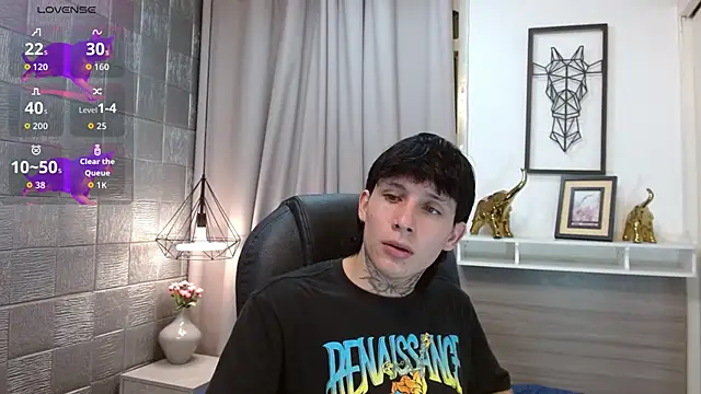 Iantwink18 online show from 10.24.25