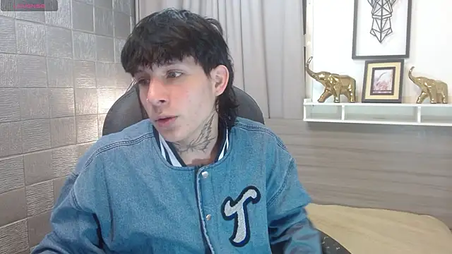 Iantwink18 online show from 11.10.25