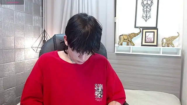 Iantwink18 online show from 12.20.25