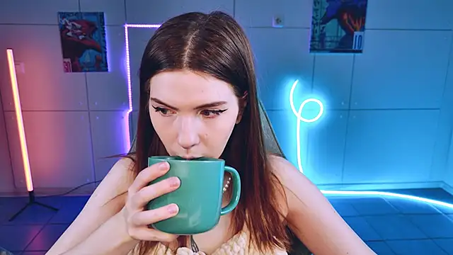 Snapshot of AliceCUNTach chatting on 09.25.25 AliceCUNTach online show from 09.25.25