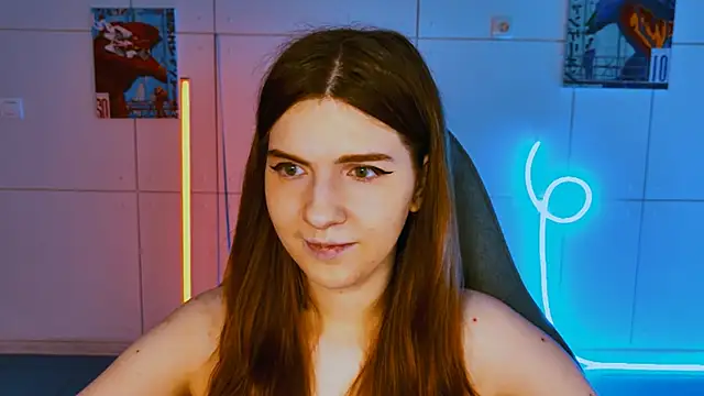 Snapshot of AliceCUNTach chatting on 09.28.25 AliceCUNTach online show from 09.28.25