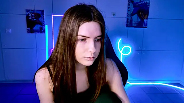 Snapshot of AliceCUNTach chatting on 10.03.25 AliceCUNTach online show from 10.03.25