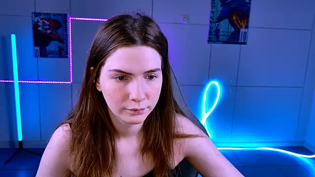 Snapshot of AliceCUNTach chatting on 10.09.25 AliceCUNTach online show from 10.09.25