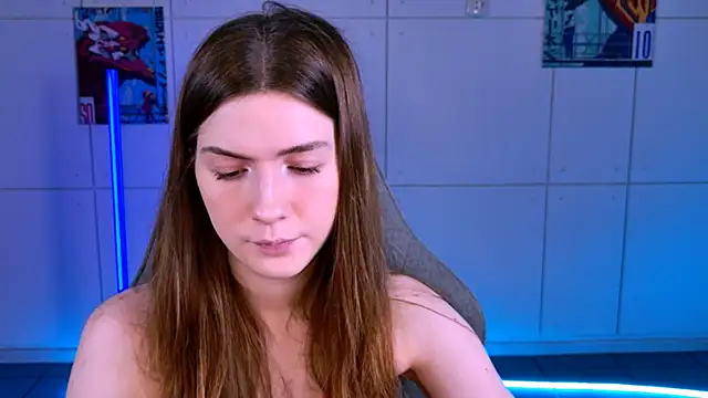 Snapshot of AliceCUNTach chatting on 10.22.25 AliceCUNTach online show from 10.22.25