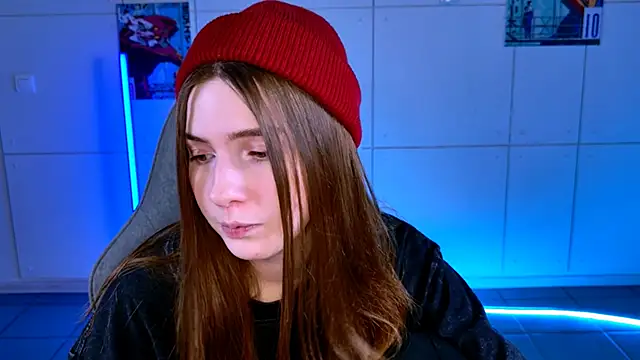 Snapshot of AliceCUNTach chatting on 10.28.25 AliceCUNTach online show from 10.28.25