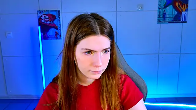 Snapshot of AliceCUNTach chatting on 11.01.25 AliceCUNTach online show from 11.01.25