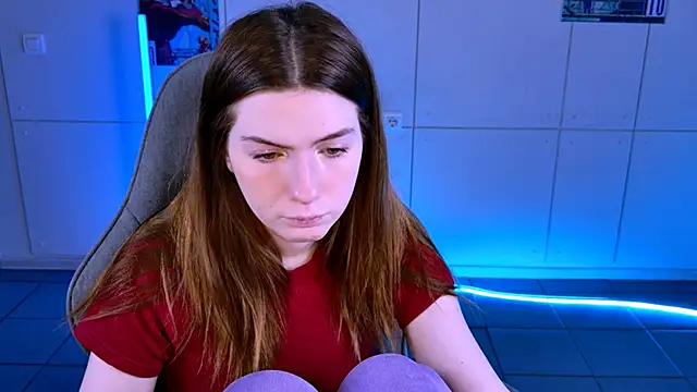 Snapshot of AliceCUNTach chatting on 11.02.25 AliceCUNTach online show from 11.02.25