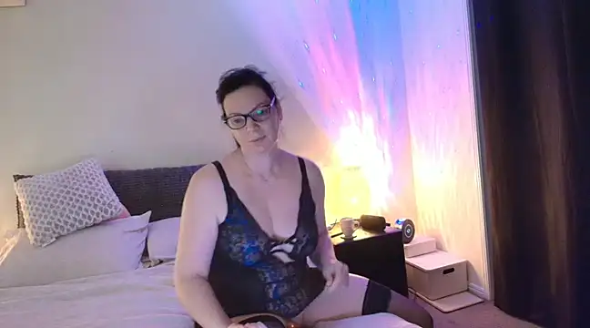 aussiepeaches online show from 02.15.25