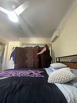 aussiepeaches online show from 11.13.25