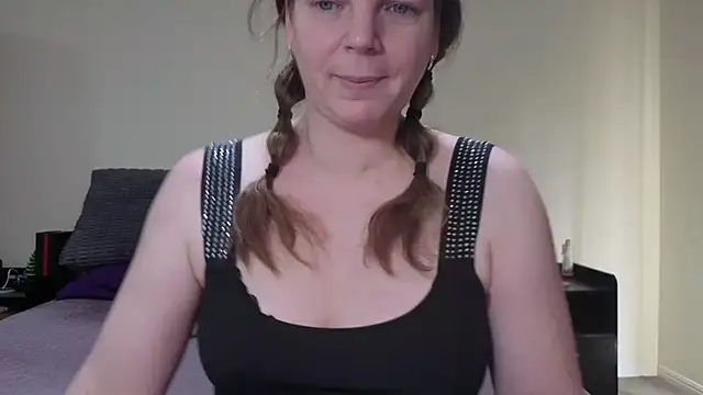 aussiepeaches online show from 02.10.26