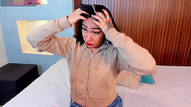 Snapshot of RebecaRush4 chatting on 10.11.25 RebecaRush4 online show from 10.11.25