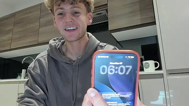 DominantAlex18 online show from 11.17.25