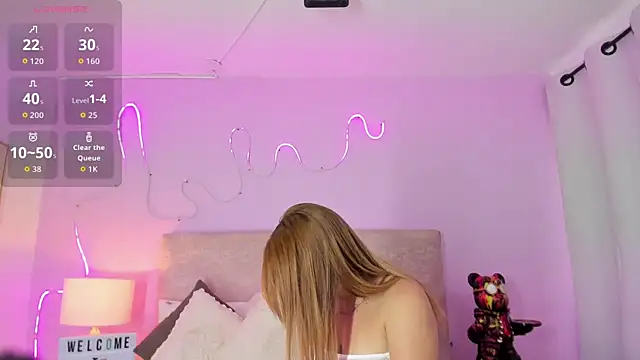 EmaRae1499 online show from 10.10.25