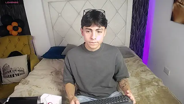 SamuFOXXX online show from 10.16.25