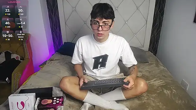 SamuFOXXX online show from 10.17.25