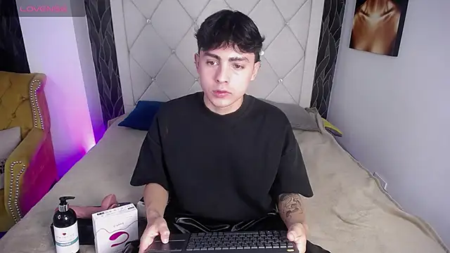 SamuFOXXX online show from 10.23.25