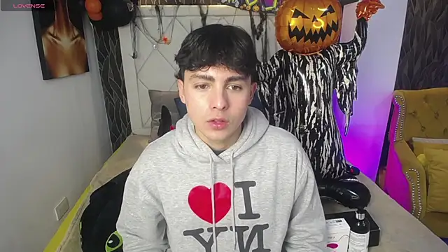 SamuFOXXX online show from 10.29.25