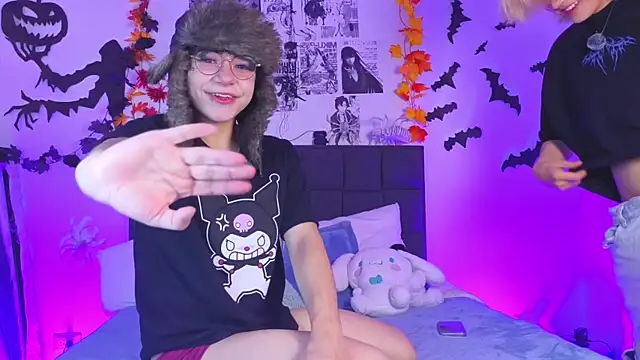 Snapshot of Vamps_Lovers chatting on 10.29.25 Vamps Lovers online show from 10.29.25