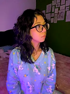 Valen-Foxx online show from 10.14.25