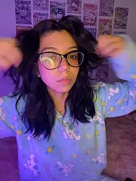 Valen-Foxx online show from 10.28.25