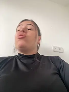 AlejandraFoxs online show from 09.17.25