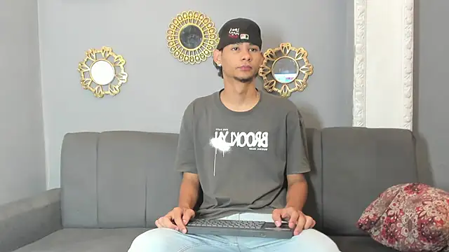 Snapshot of kenix_777 chatting on 09.13.25 kenix 777 online show from 09.13.25