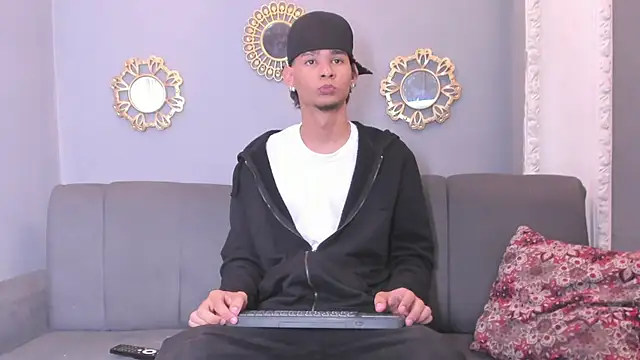 Snapshot of kenix_777 chatting on 09.15.25 kenix 777 online show from 09.15.25