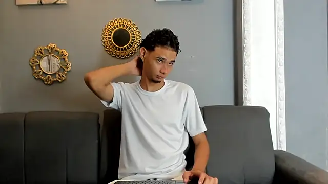 Snapshot of kenix_777 chatting on 09.22.25 kenix 777 online show from 09.22.25