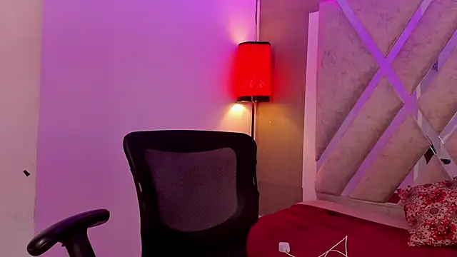 Snapshot of kenix_777 chatting on 09.25.25 kenix 777 online show from 09.25.25