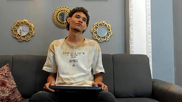 Snapshot of kenix_777 chatting on 10.08.25 kenix 777 online show from 10.08.25