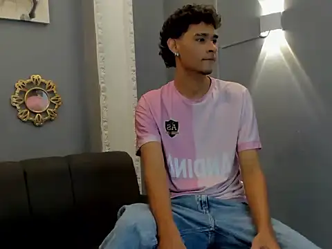 Snapshot of kenix_777 chatting on 10.23.25 kenix 777 online show from 10.23.25