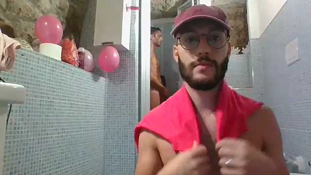 Amicisegreti online show from 10.10.25