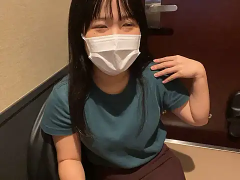 Snapshot of hikiwarinatto_xoxo chatting on 10.02.25 hikiwarinatto xoxo online show from 10.02.25