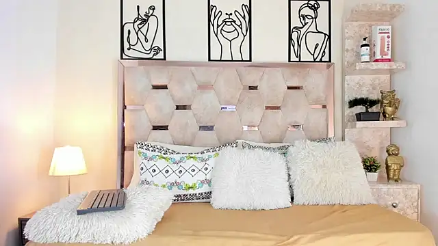 Isabell Villa online show from 09.22.25